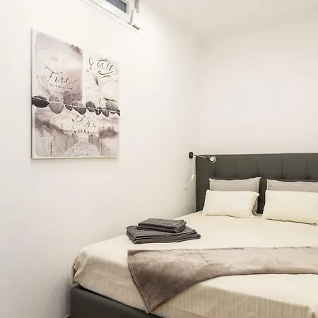 First House Appartement *