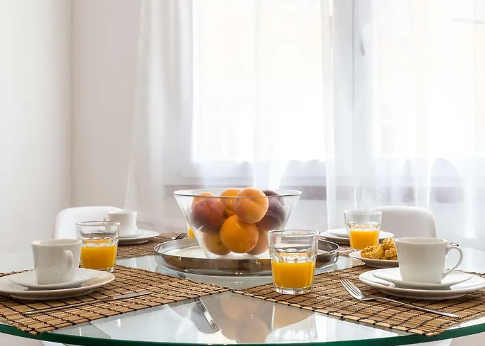 First House Апартаменты *