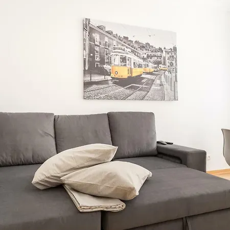 First House * リスボン